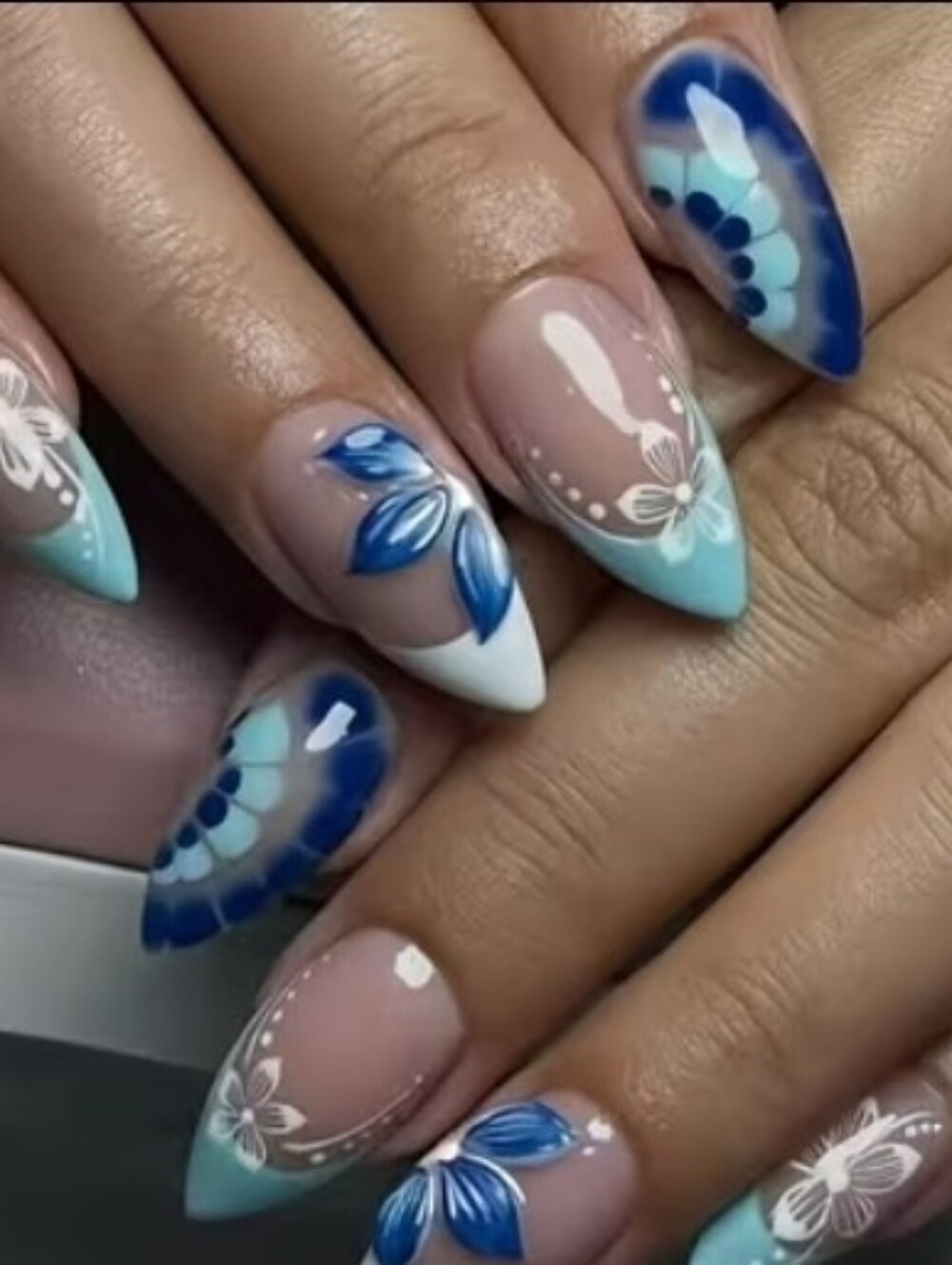 Blue Floral Press On Nails